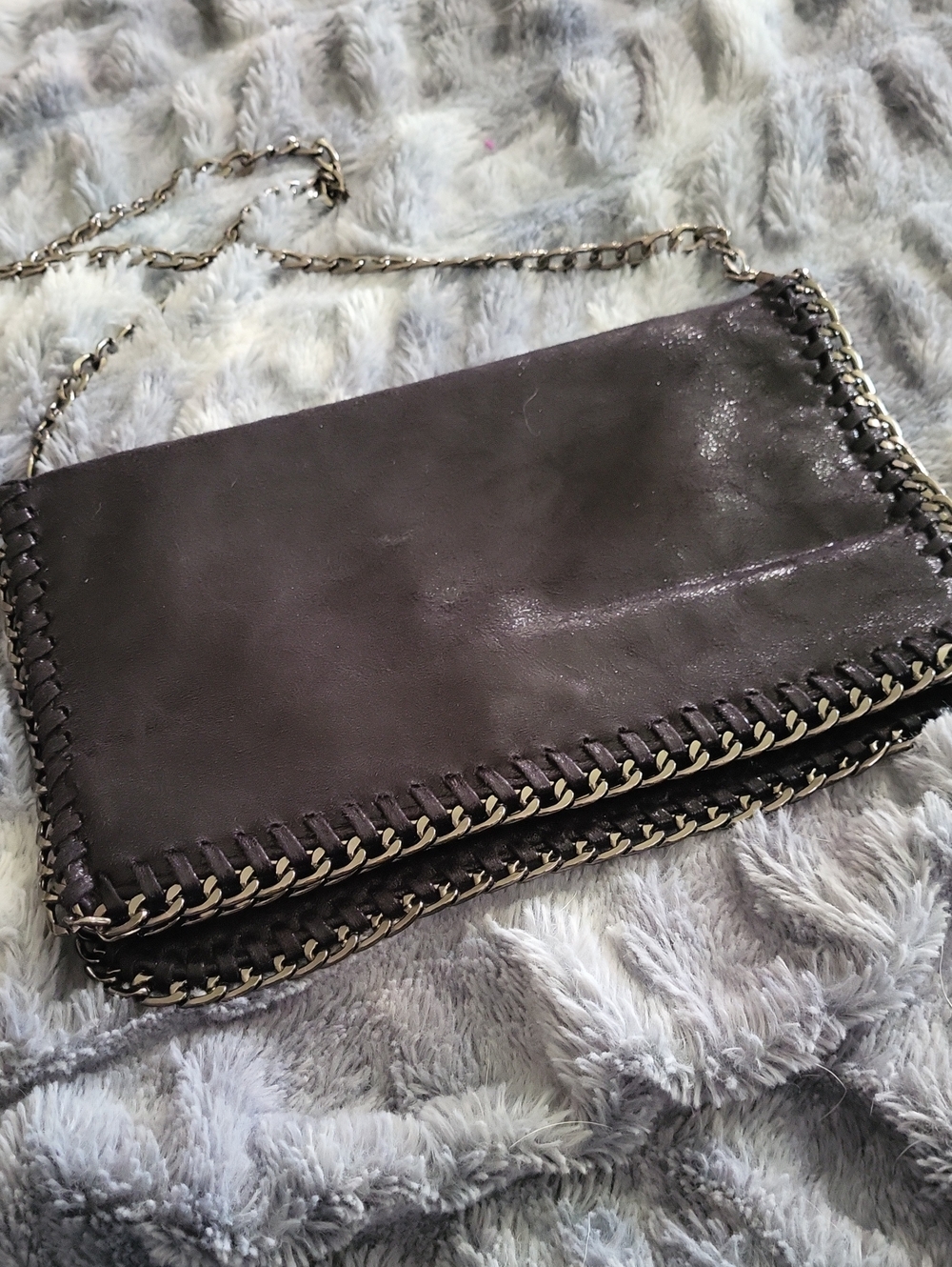Source Unknown Black Gunmetal Chain Trim Crossbody with Chain Strap.